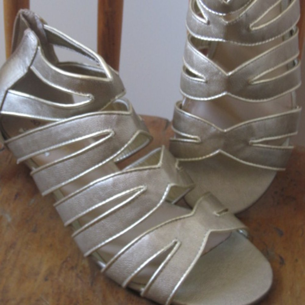 Sole Society, Gold Gladiator Sandal, Sz. 9